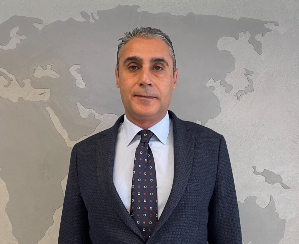 Mehmet Levent Sezer Kimdir