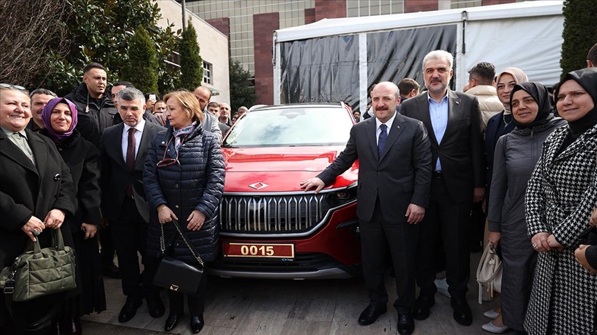 Bakan Varank Sultanbeyli’deki Programlarına Togg T10X ile Geldi