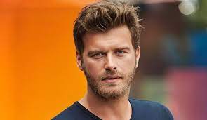 Hepsiburada’nın marka yüzü Kıvanç Tatlıtuğ oldu