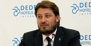 Rıfat Dedeman’ı üvey annesi ve kardeşi savcılığa şikayet etti.