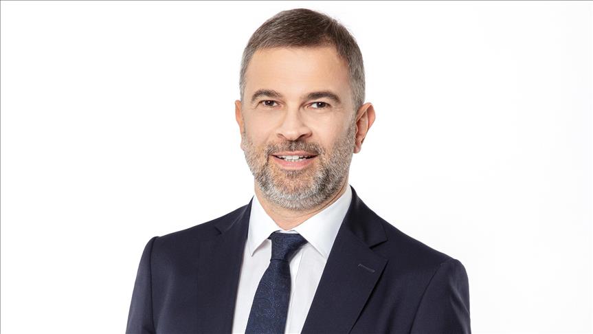 AssisTT’e Brandon Hall’dan 3 ödül birden