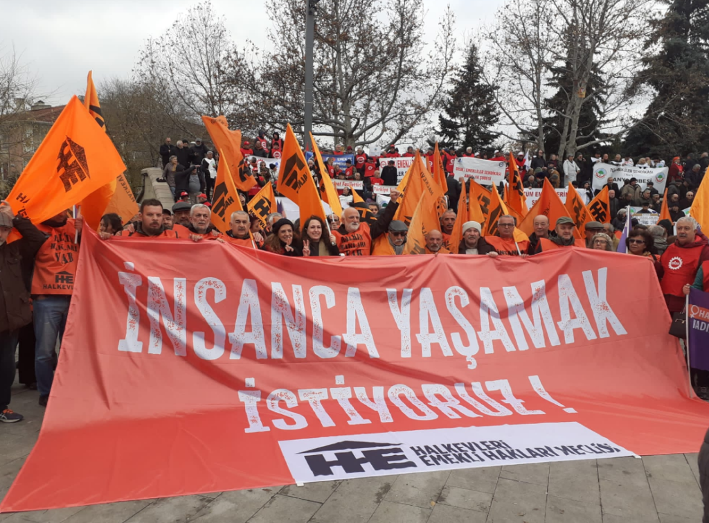 İnsanca yaşayabilecekleri maaş istediler