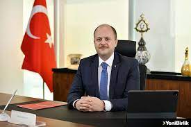 Özdemir: 2024’te enflasyonda yavaşlama ve kurda sakin seyir bekliyoru