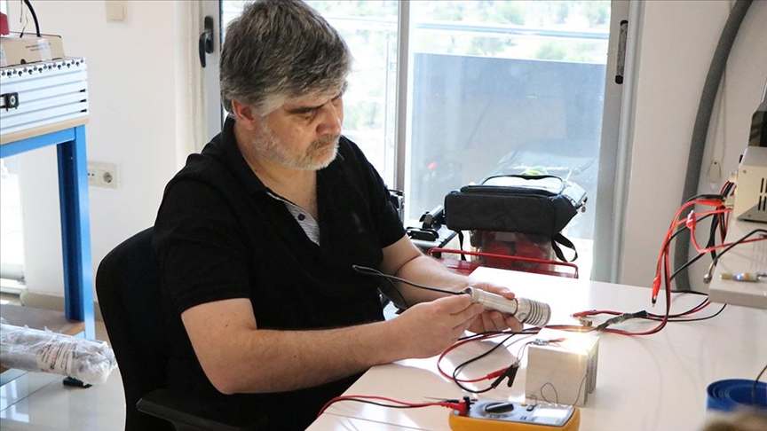 Niğde Teknopark’ta yüksek verimli el feneri geliştirildi