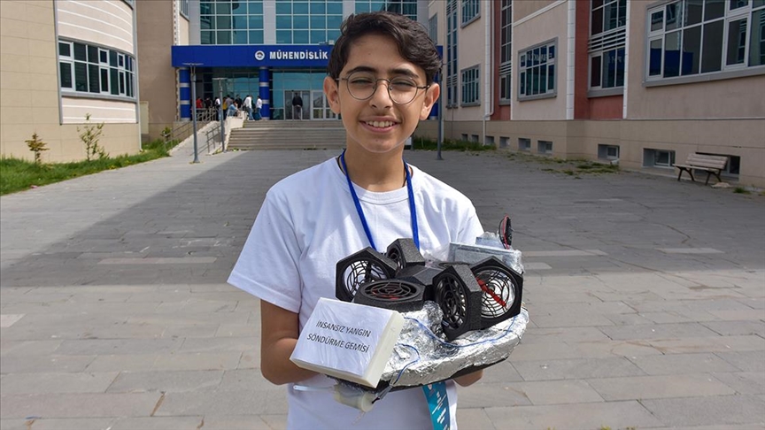 Vanlı öğrenci “İnsansız Yangın Söndürme Gemisi” projesiyle TÜBİTAK finaline kaldı