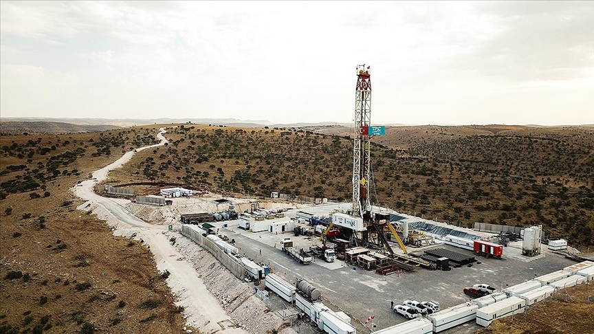 Enerji ve Tabii Kaynaklar Bakanı Alparslan Bayraktar, “Diyarbakır, Gabar ve Batman’da yaptığımız çalışmalar neticesinde, farklı lokasyonlarda 57 milyon varillik rezerv tespiti yaptık. Bunun ekonomik değeri yaklaşık 4 milyar dolar.” dedi.