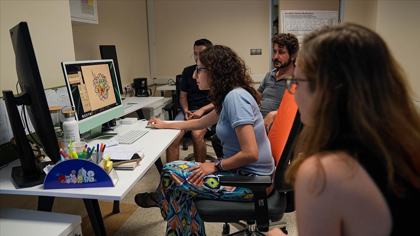 Türk araştırmacılar “süper bilgisayar”la genetik hastalıklara çözüm arayacak