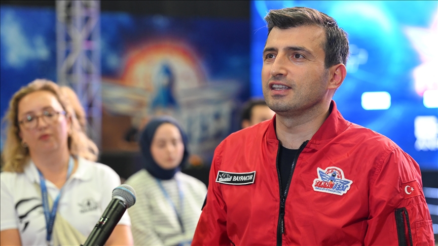 TEKNOFEST Yönetim Kurulu Başkanı Bayraktar: Tüm dünyadan Türkiye’nin savunma eserlerine büyük bir rağbet var