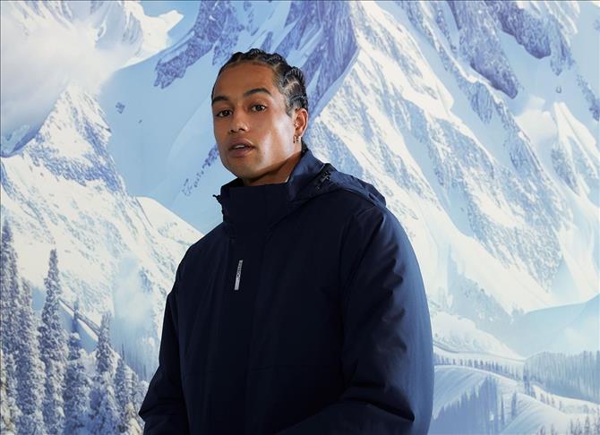 DeFacto “bluetooth ısıtıcılı” montu müşterileriyle buluşturdu