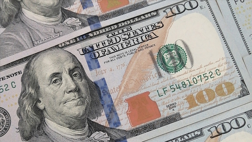 Kapalıçarşı’da bazı döviz büroları sahte banknot iddiasıyla 50 ve 100 dolar alımını durdurdu
