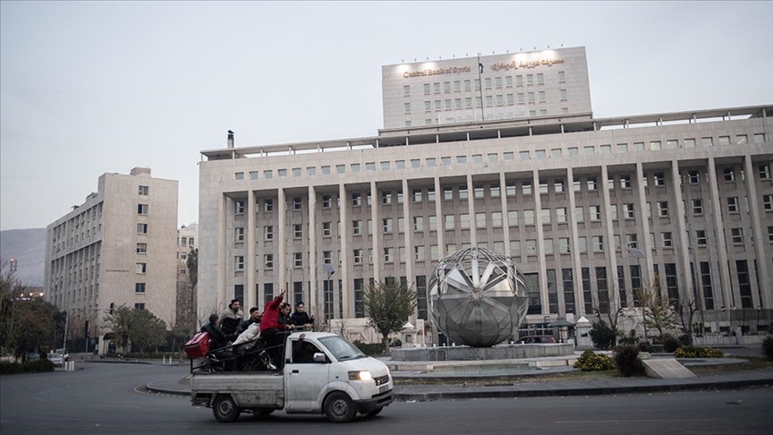 Suriye’deki 61 yıllık Baas rejimi çöktü. Rejim Muhalifleri Şam’da …