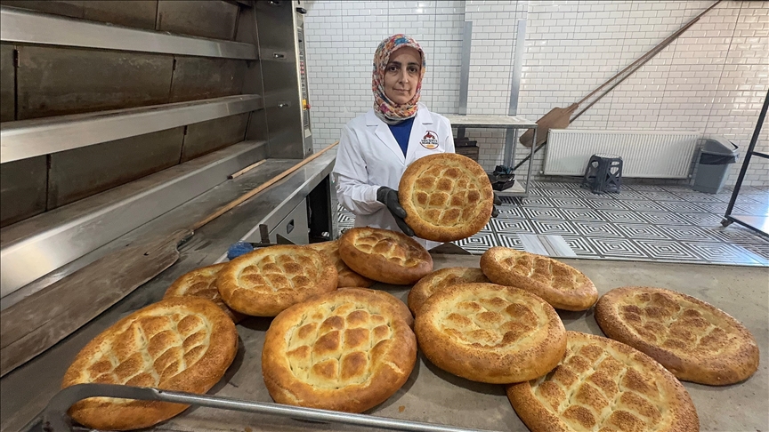 Kadın girişimci devlet desteğiyle kurduğu fırında 20 kişi istihdam ediyor