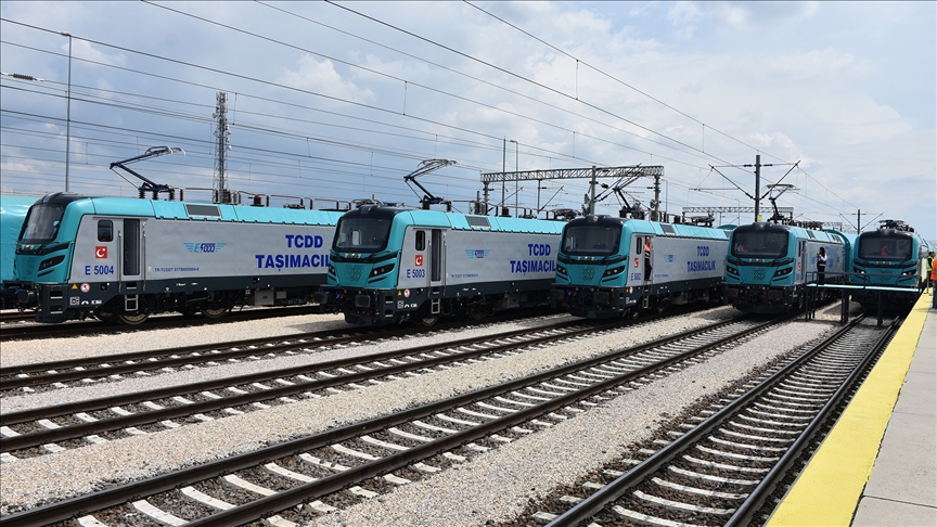 Yerli ve milli lokomotif ilk seferini tamamladı