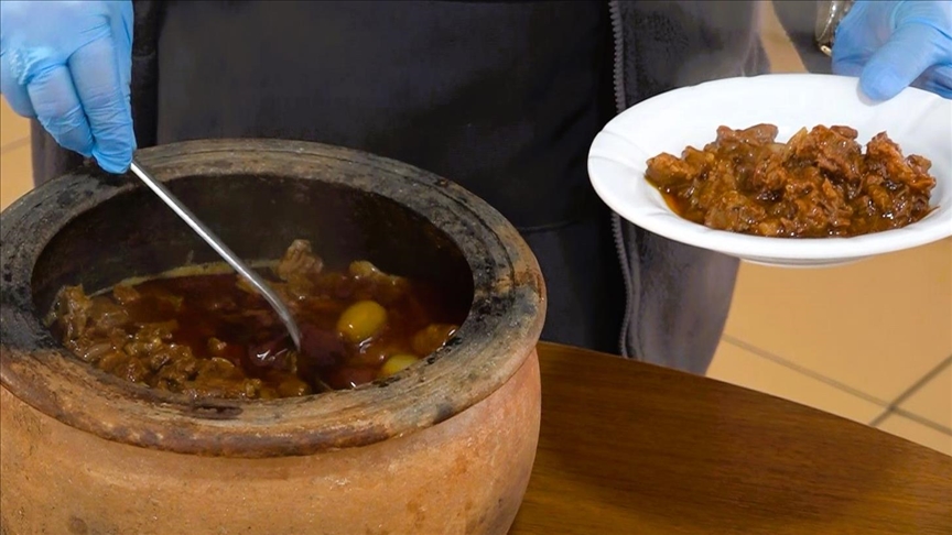 Bilecik papaz yahnisi damakları tatlandırıyor