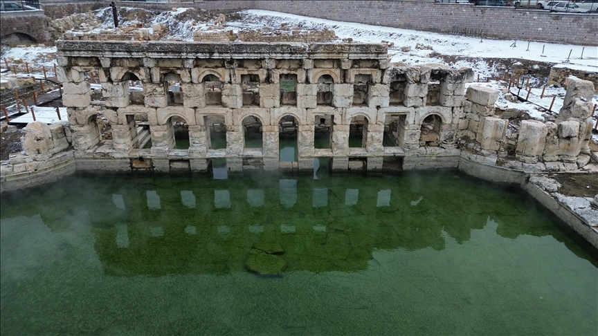 Kral Kızı, termal Roma Hamamı büyük ilgi görüyor