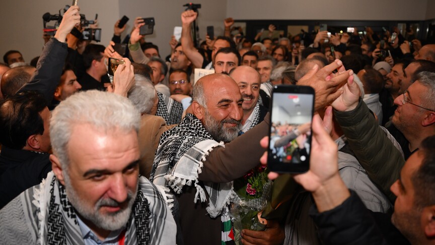 İsrail’in alıkoyduğu Küresel Sumud Filosu aktivistleri yaşadıklarını anlattı